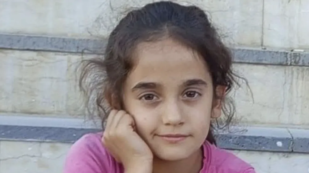 Ergani’de 9 yaşındaki Yasemin, yangın merdiveninde ölü bulundu: Bir kişi gözaltında! 