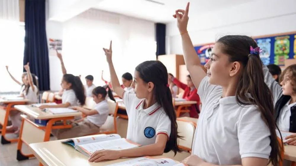 Okullarda serbest kıyafet uygulaması kaldırıldı 